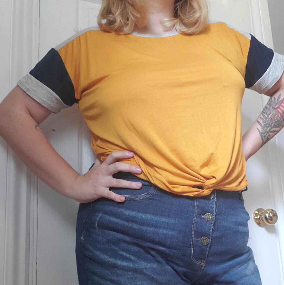 Yellow drop twist top